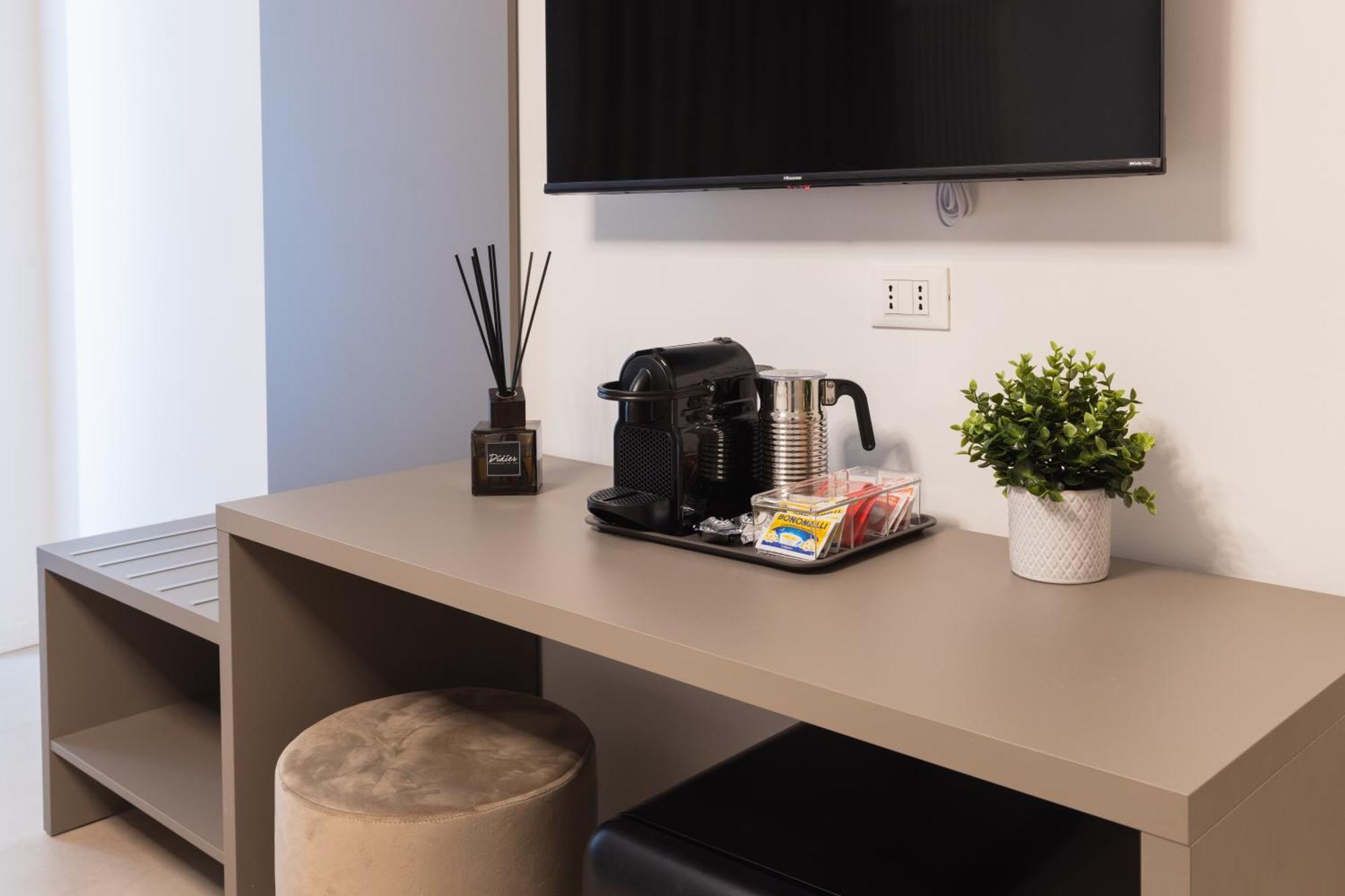 Luxury Station Suite بولونيا المظهر الخارجي الصورة