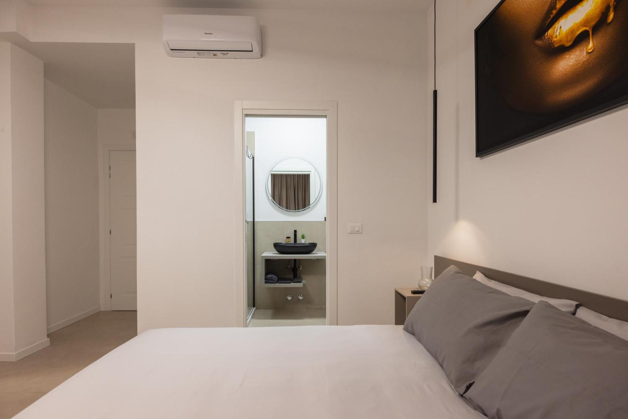 Luxury Station Suite بولونيا المظهر الخارجي الصورة
