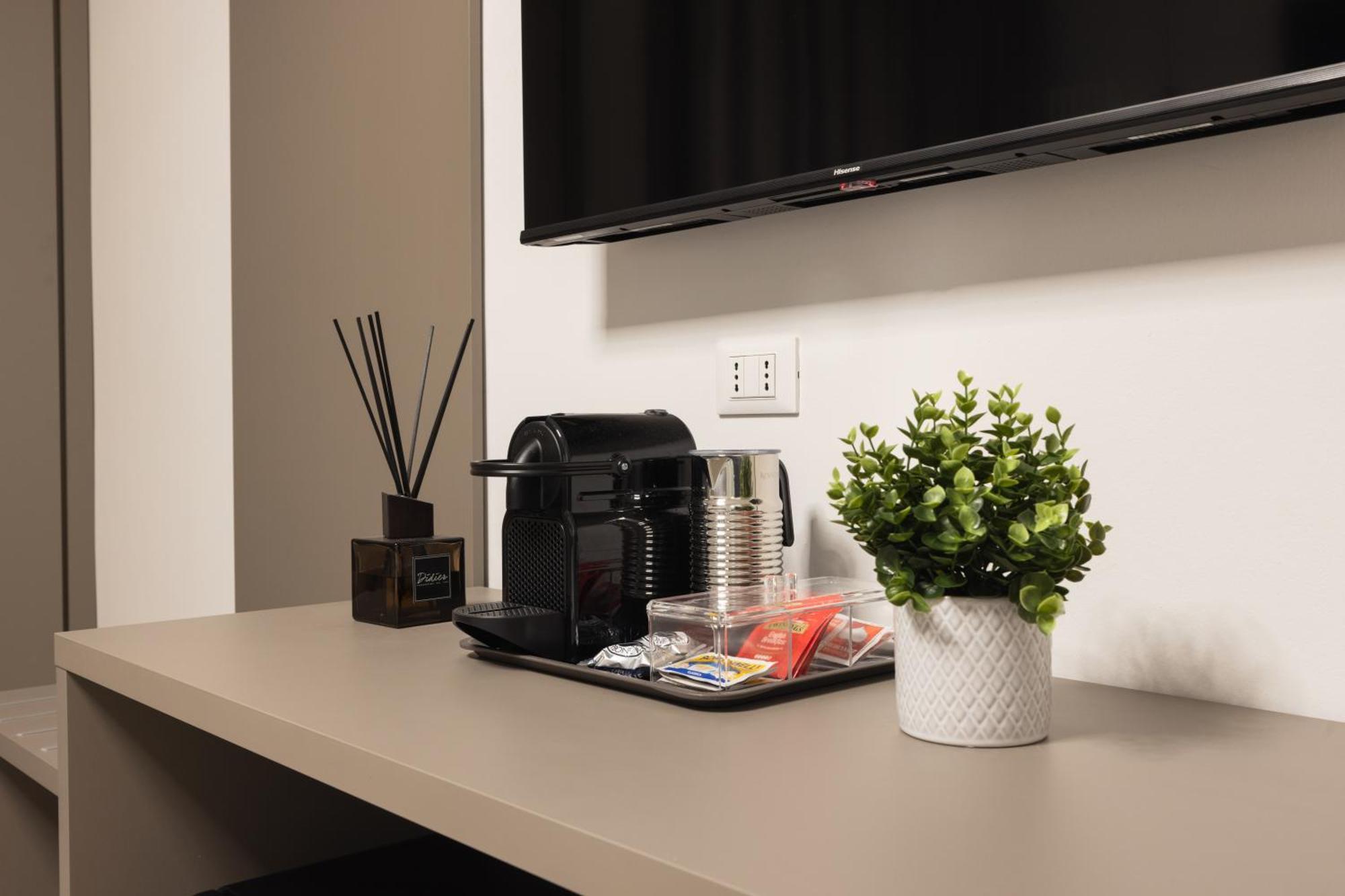 Luxury Station Suite بولونيا المظهر الخارجي الصورة