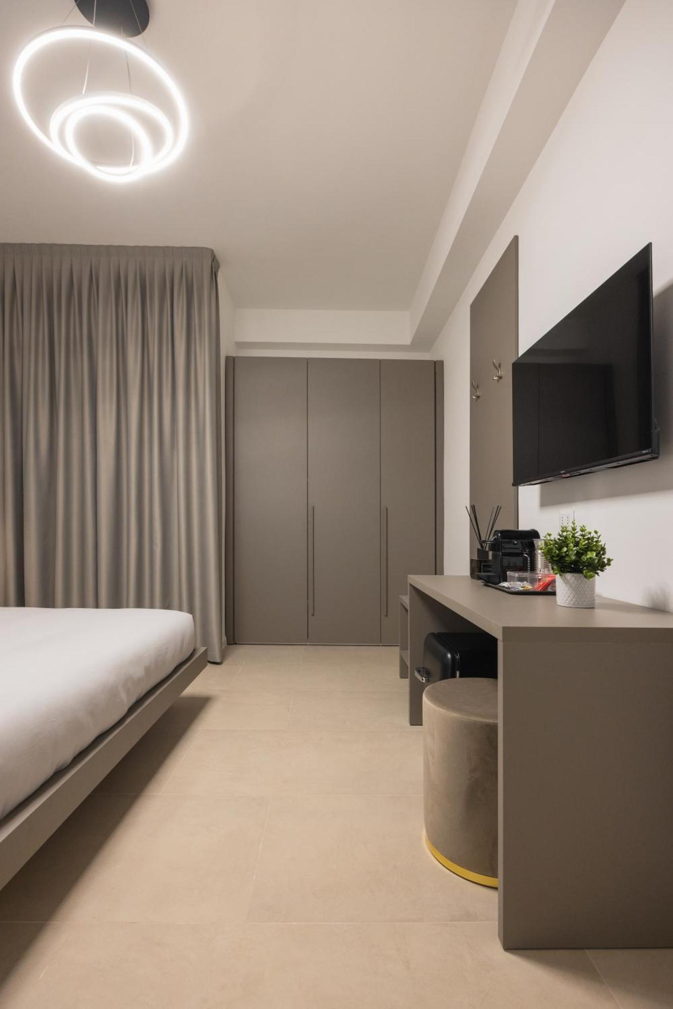 Luxury Station Suite بولونيا المظهر الخارجي الصورة