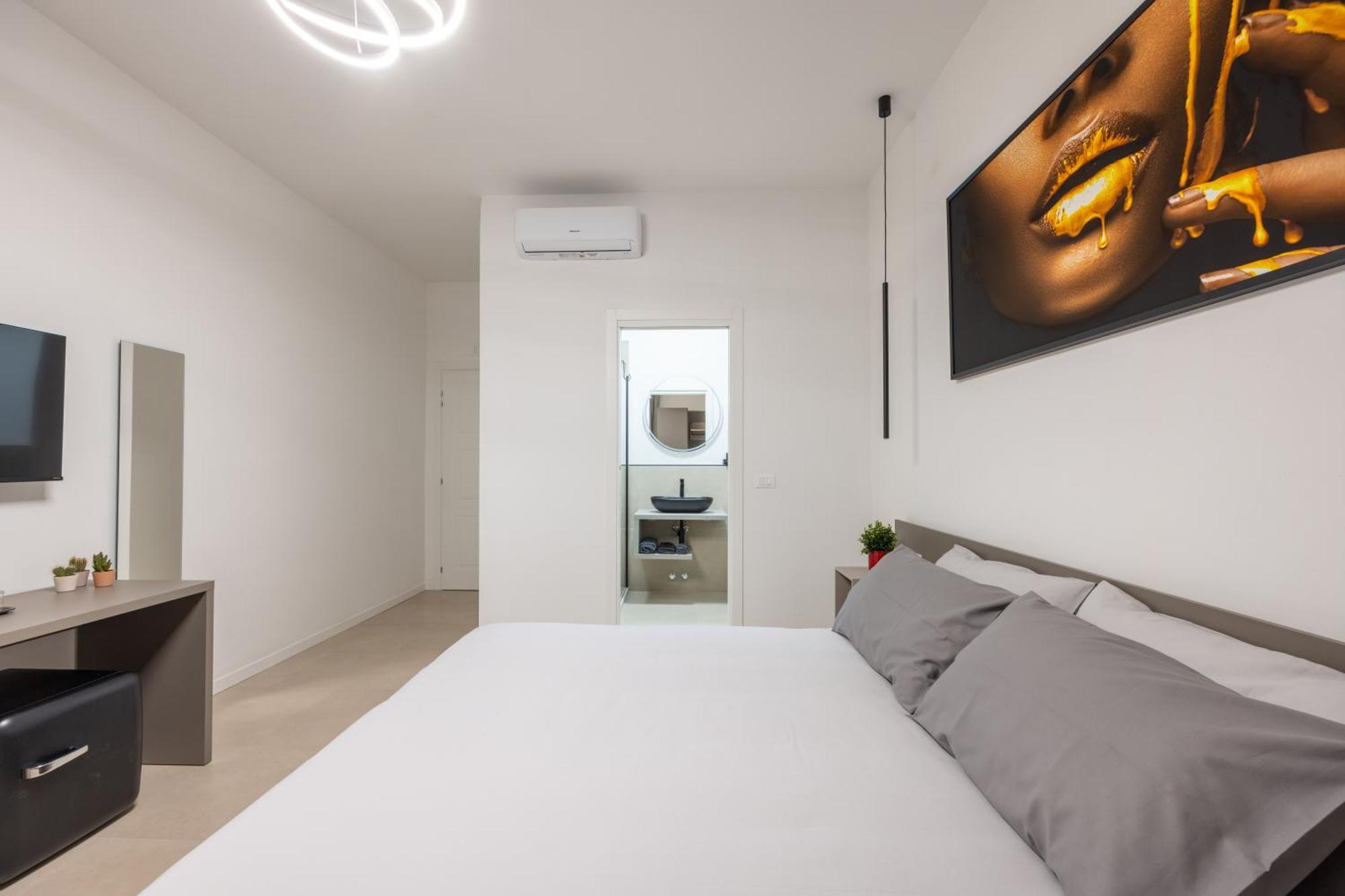 Luxury Station Suite بولونيا المظهر الخارجي الصورة