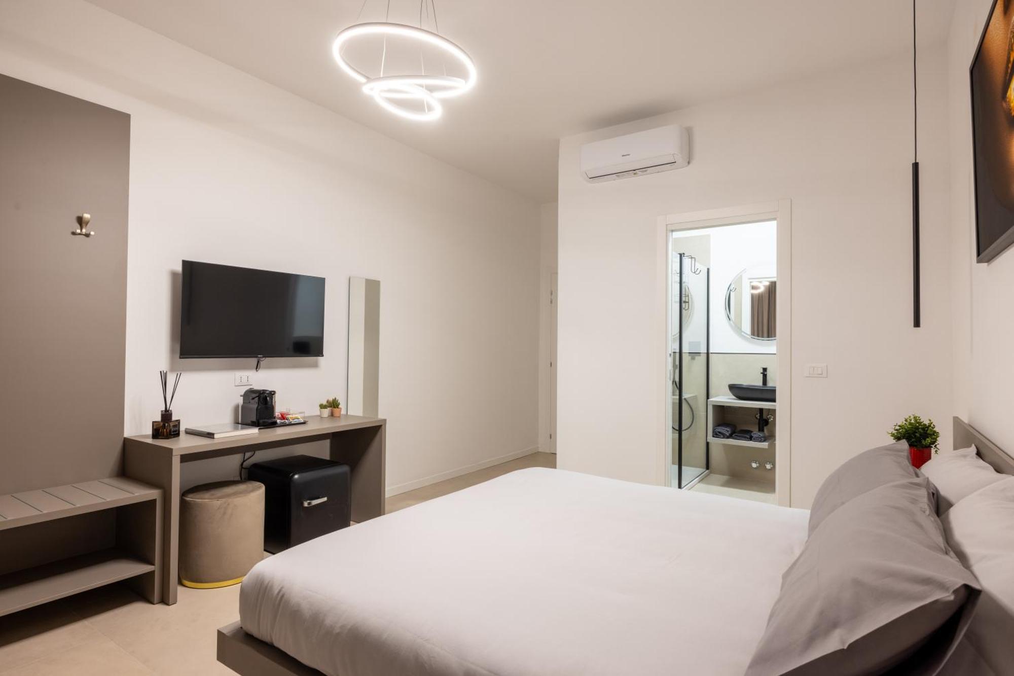 Luxury Station Suite بولونيا المظهر الخارجي الصورة