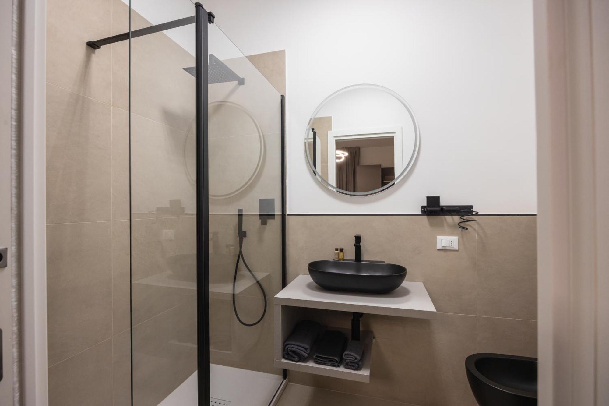 Luxury Station Suite بولونيا المظهر الخارجي الصورة