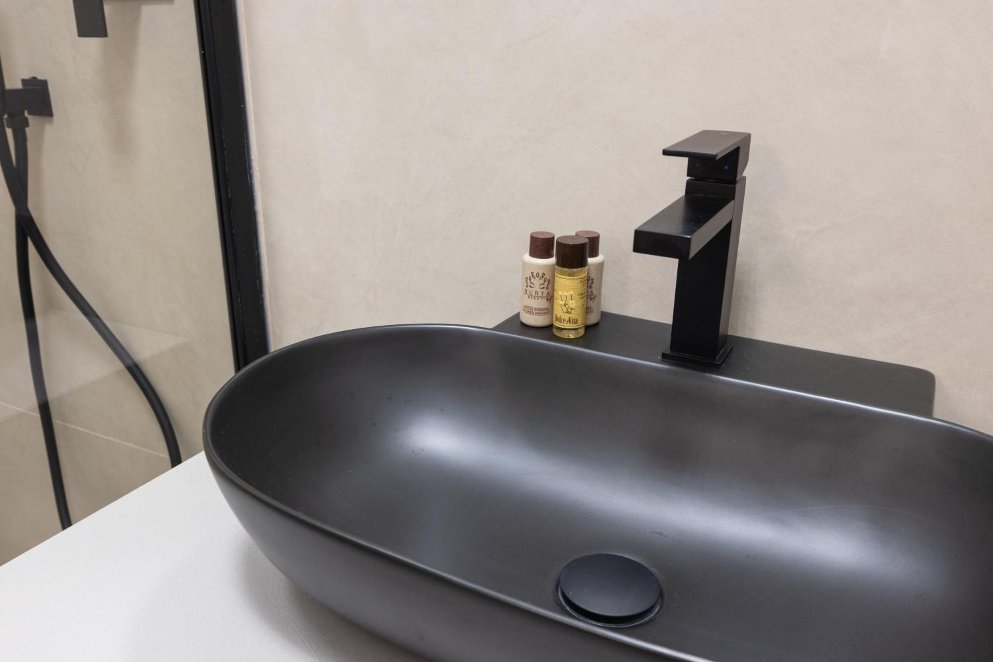 Luxury Station Suite بولونيا المظهر الخارجي الصورة