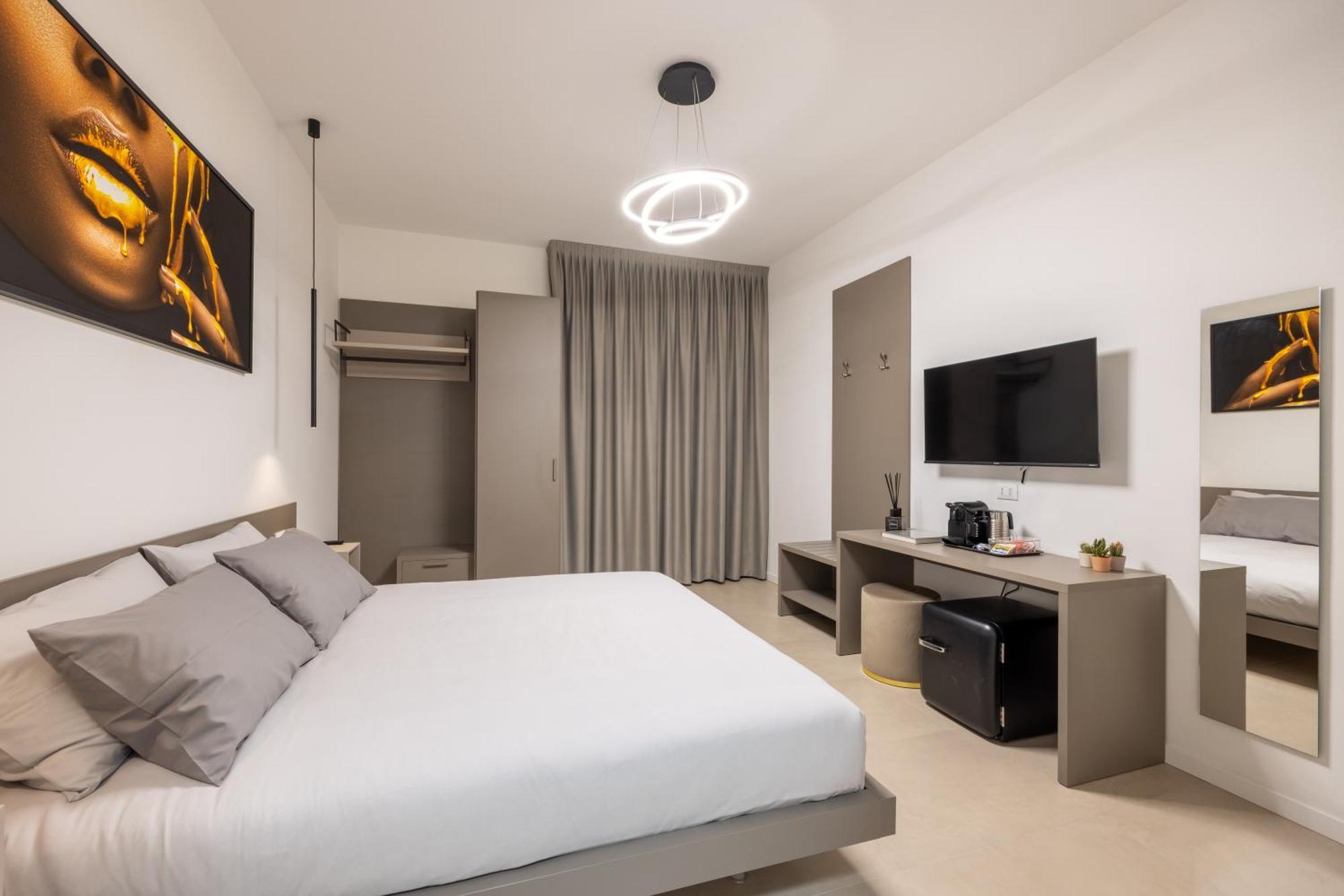 Luxury Station Suite بولونيا المظهر الخارجي الصورة