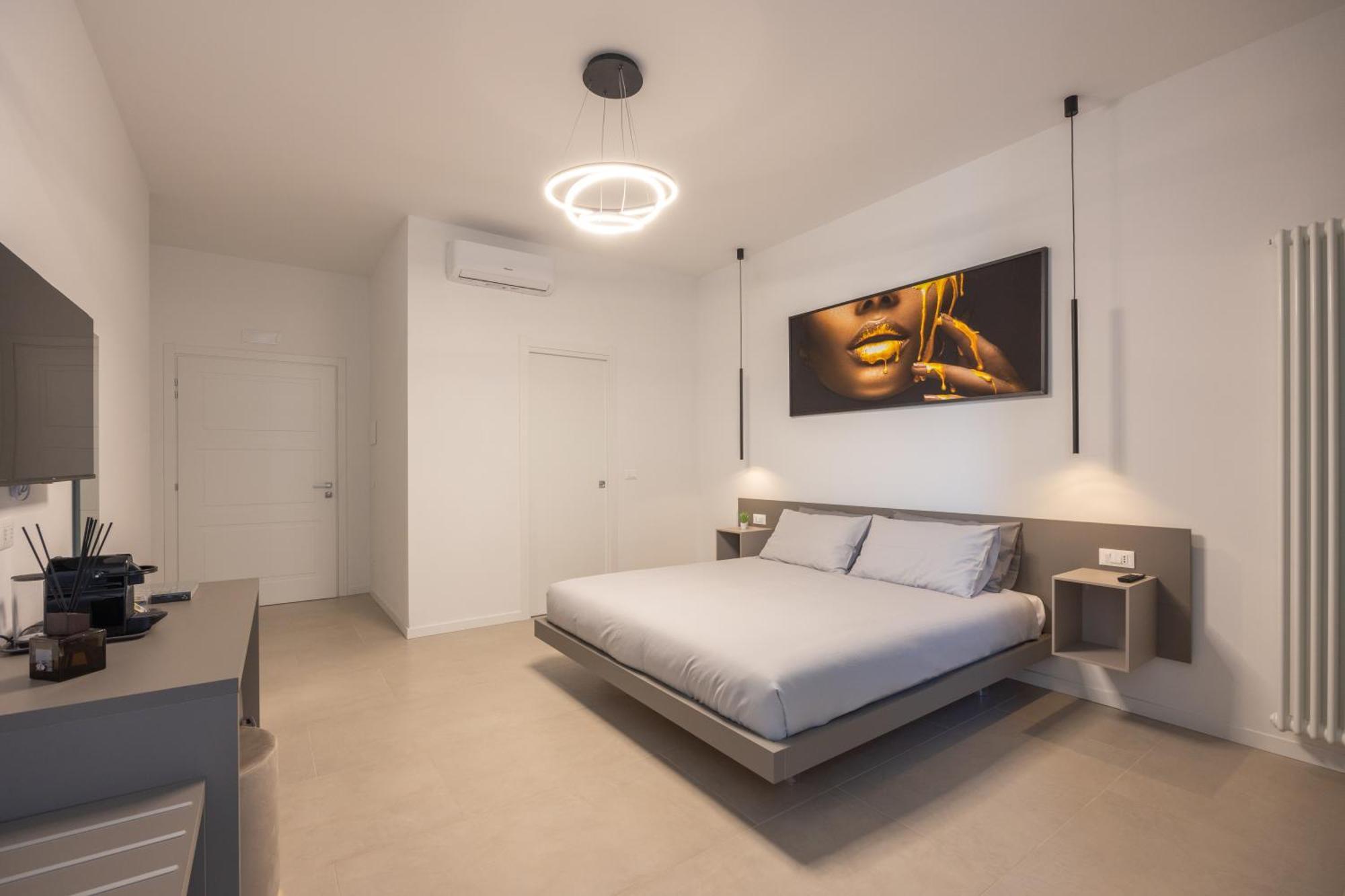 Luxury Station Suite بولونيا المظهر الخارجي الصورة