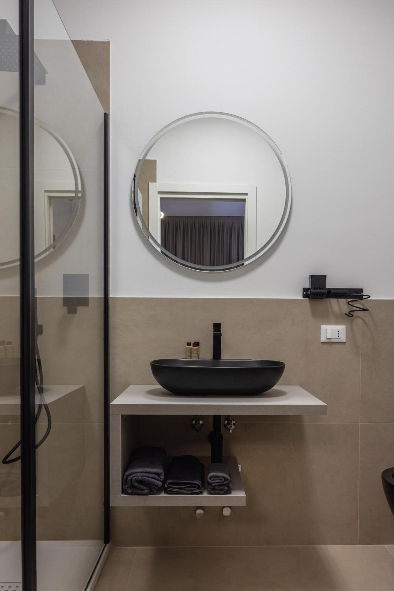 Luxury Station Suite بولونيا المظهر الخارجي الصورة