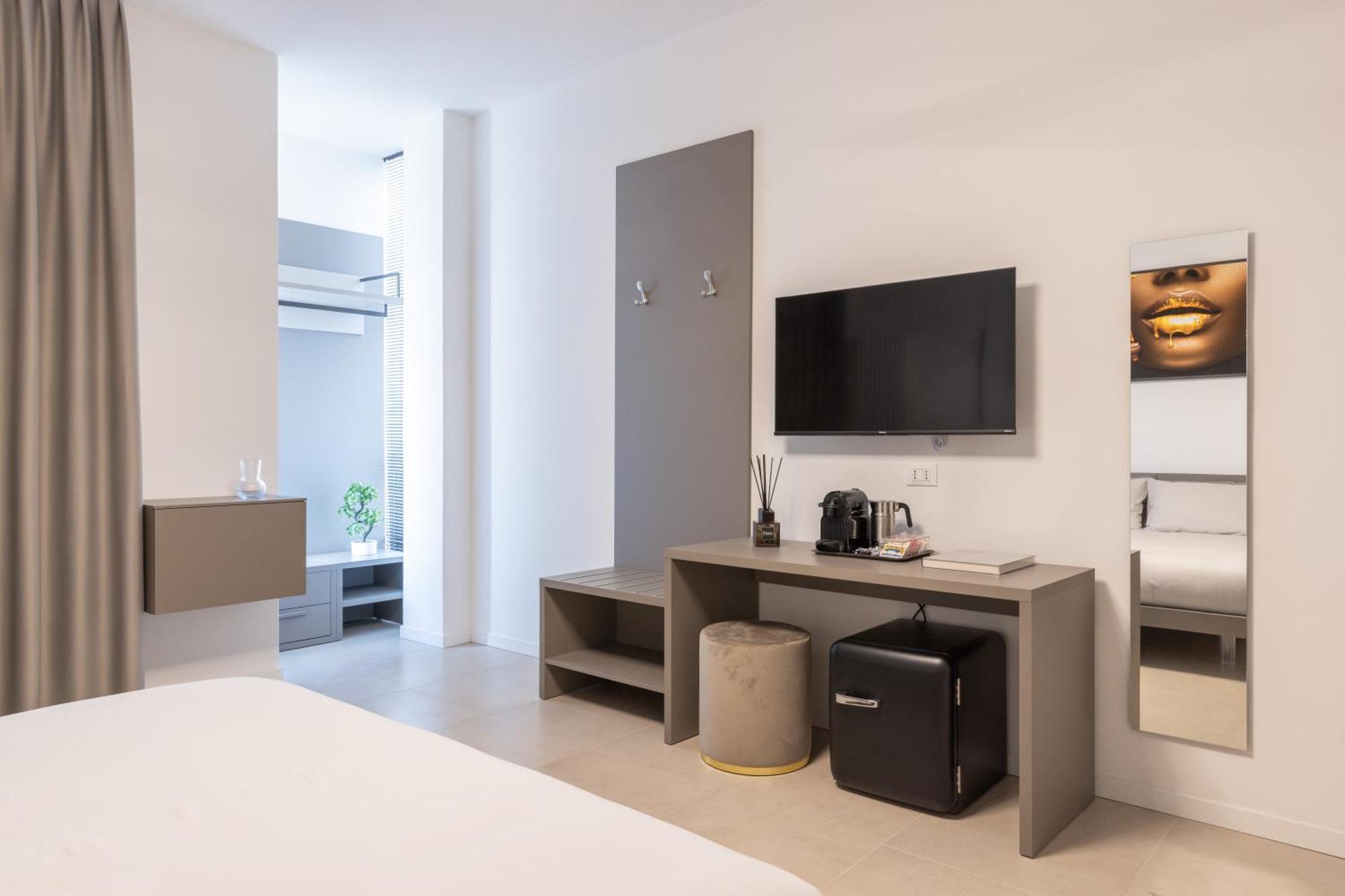 Luxury Station Suite بولونيا المظهر الخارجي الصورة